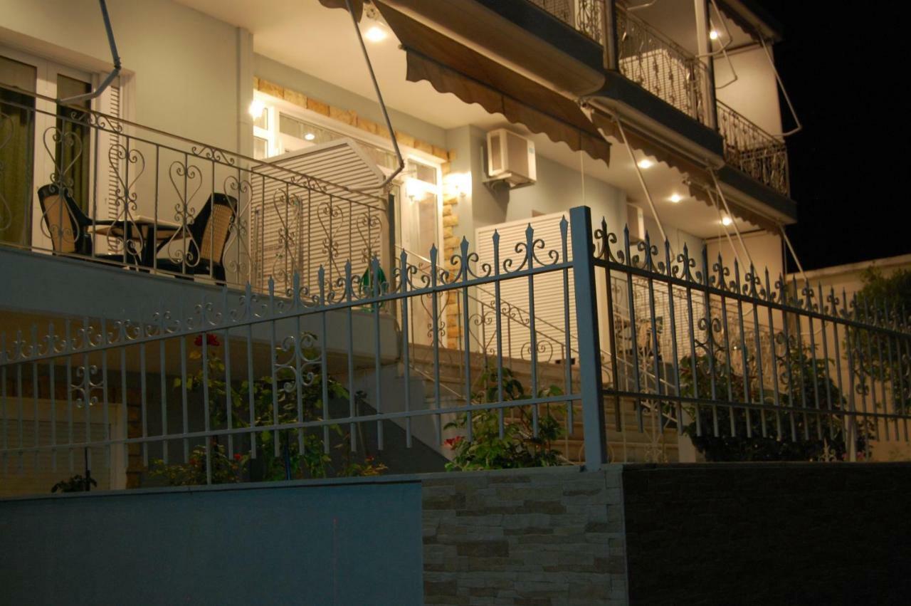 Napoleon Aparthotel Ровиес Екстериор снимка